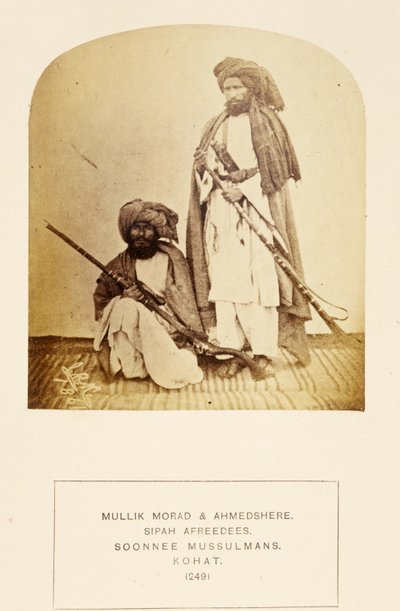 J. Forbes Watson著、The People of IndiaのMullik MoradとAhmedshere、Sipah Afreedees、Soonnee Musulmans、Kohatが1868年に出版（アルブメンプリント） 作： English Photographer